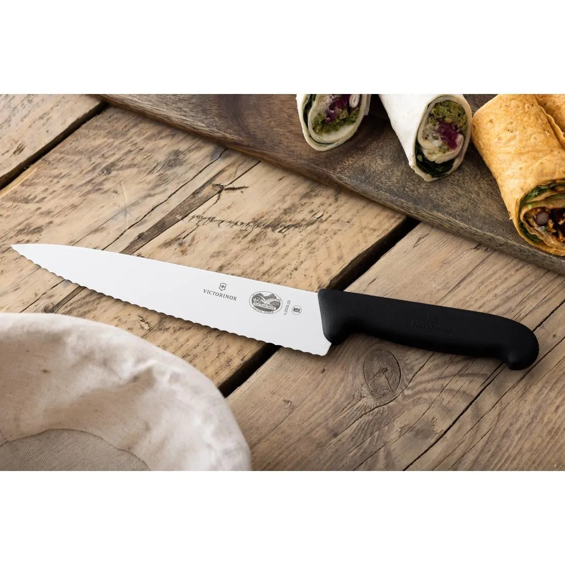 CC266 Victorinox Fibrox Serrated Carving Knife 22cm