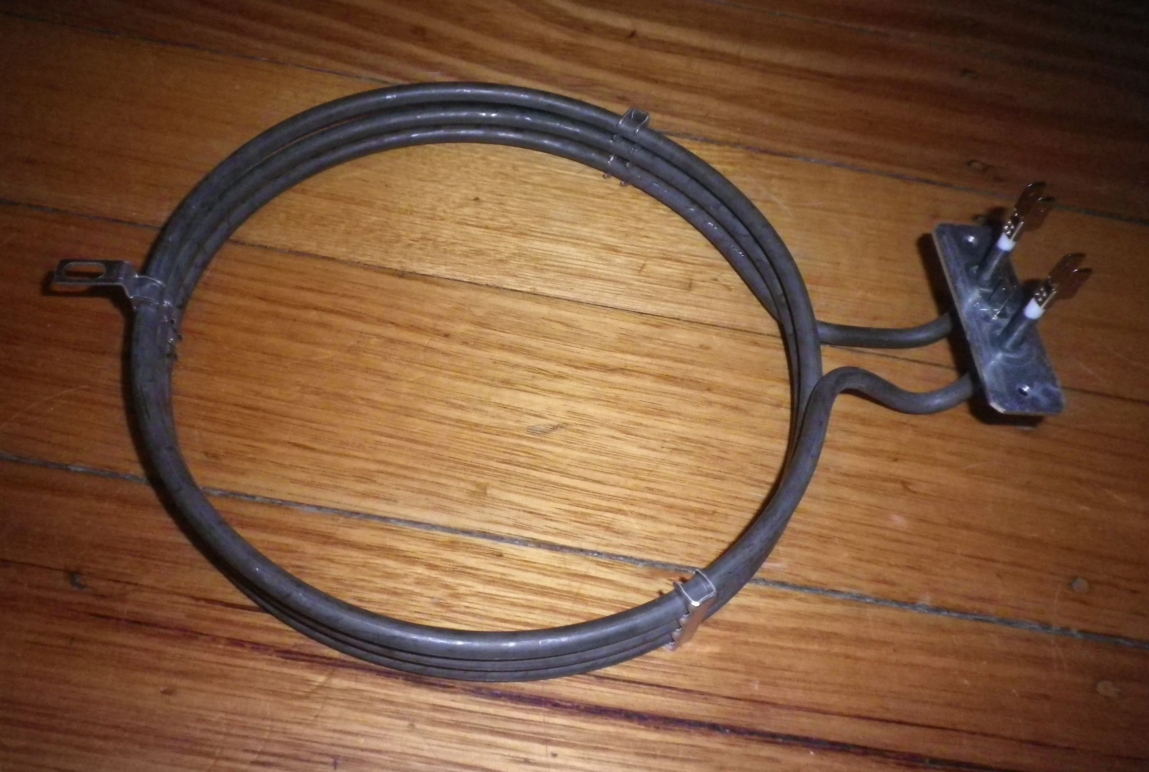 Genuine Ariston 2800Watt 3 Loop Fan Oven Element - Part # A141180