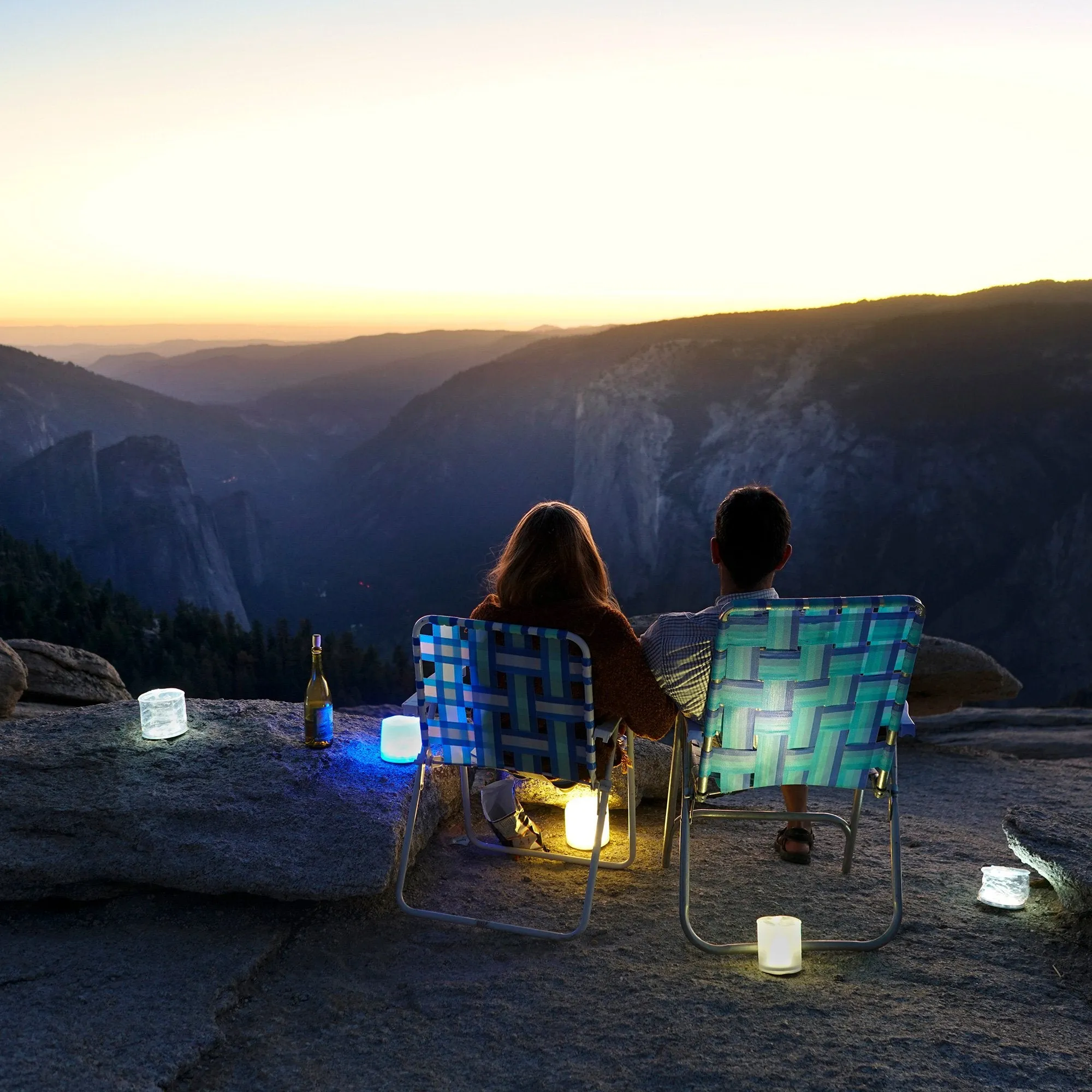 Luci Color: Solar Inflatable Lantern