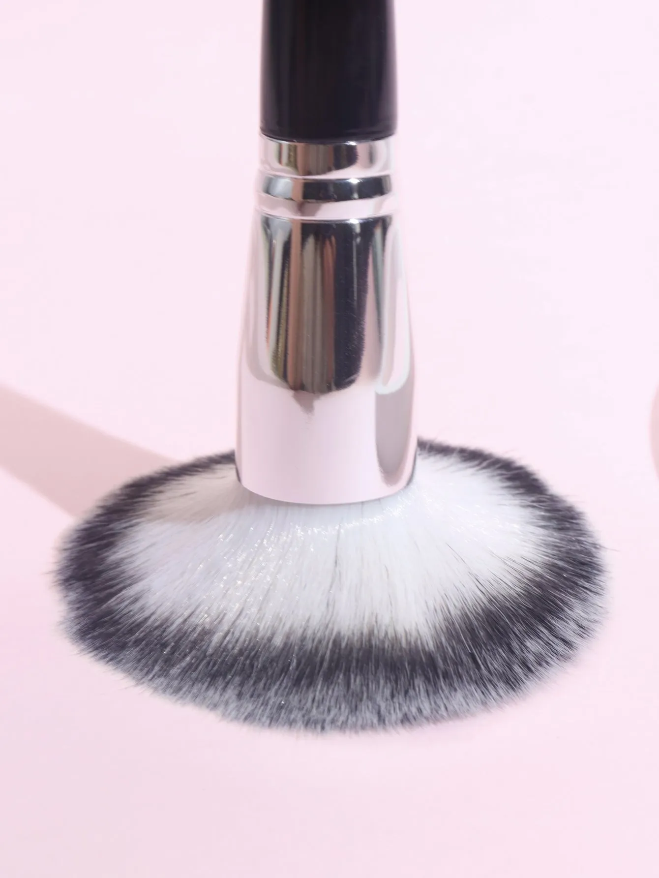 One Large Size Blush Brush Powder Brush Fluffy Multifunctional Makeup Brush Portable Professional Beauty Tool Manicure Powder Brush Blush Brush.