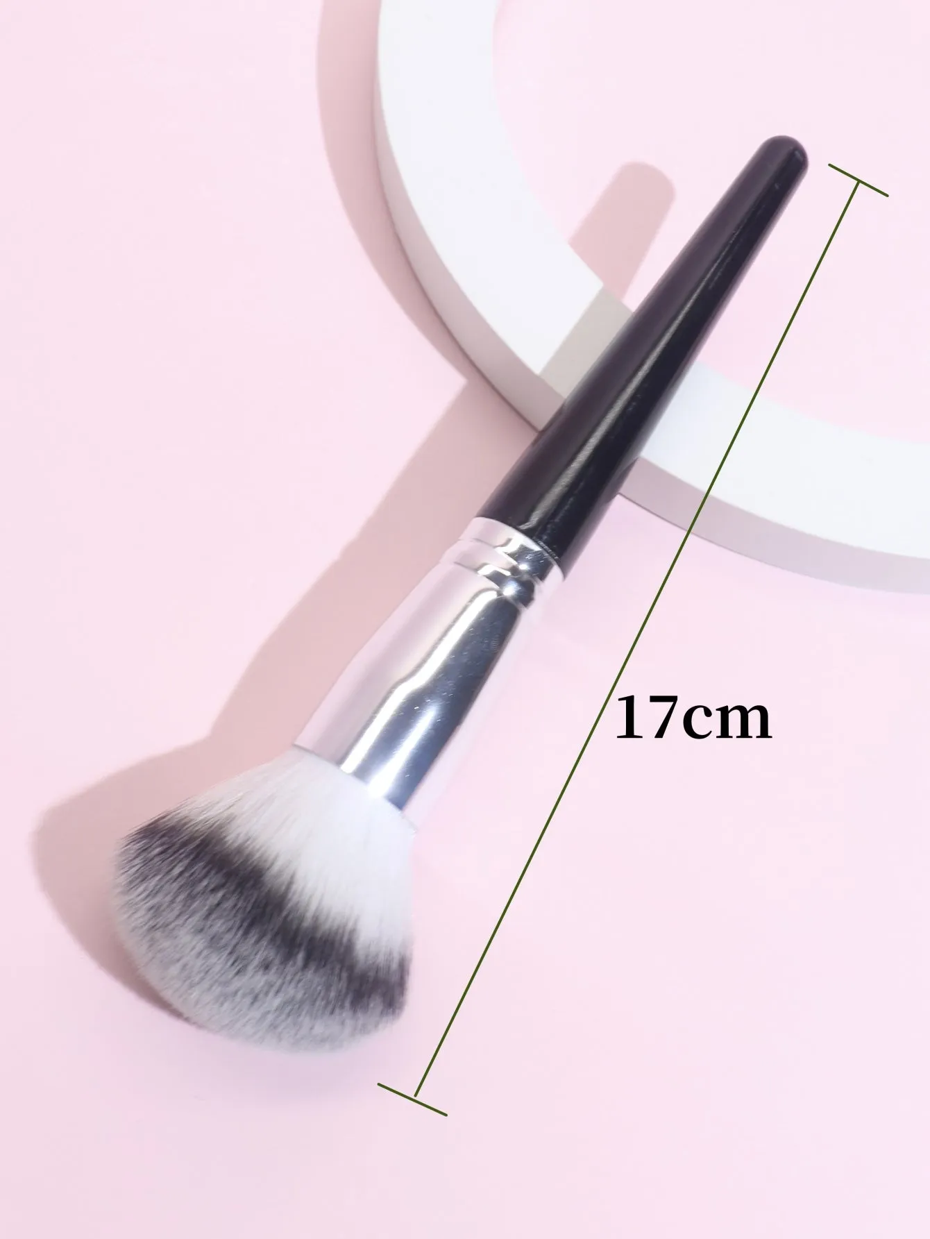 One Large Size Blush Brush Powder Brush Fluffy Multifunctional Makeup Brush Portable Professional Beauty Tool Manicure Powder Brush Blush Brush.